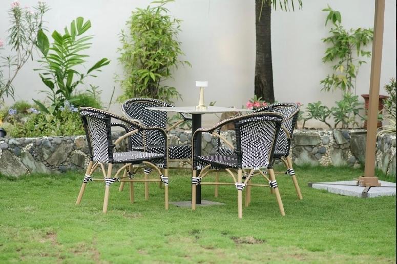 Honey Suite Room Inside Bee Cafe Cebu At Ayala Area Exterior photo