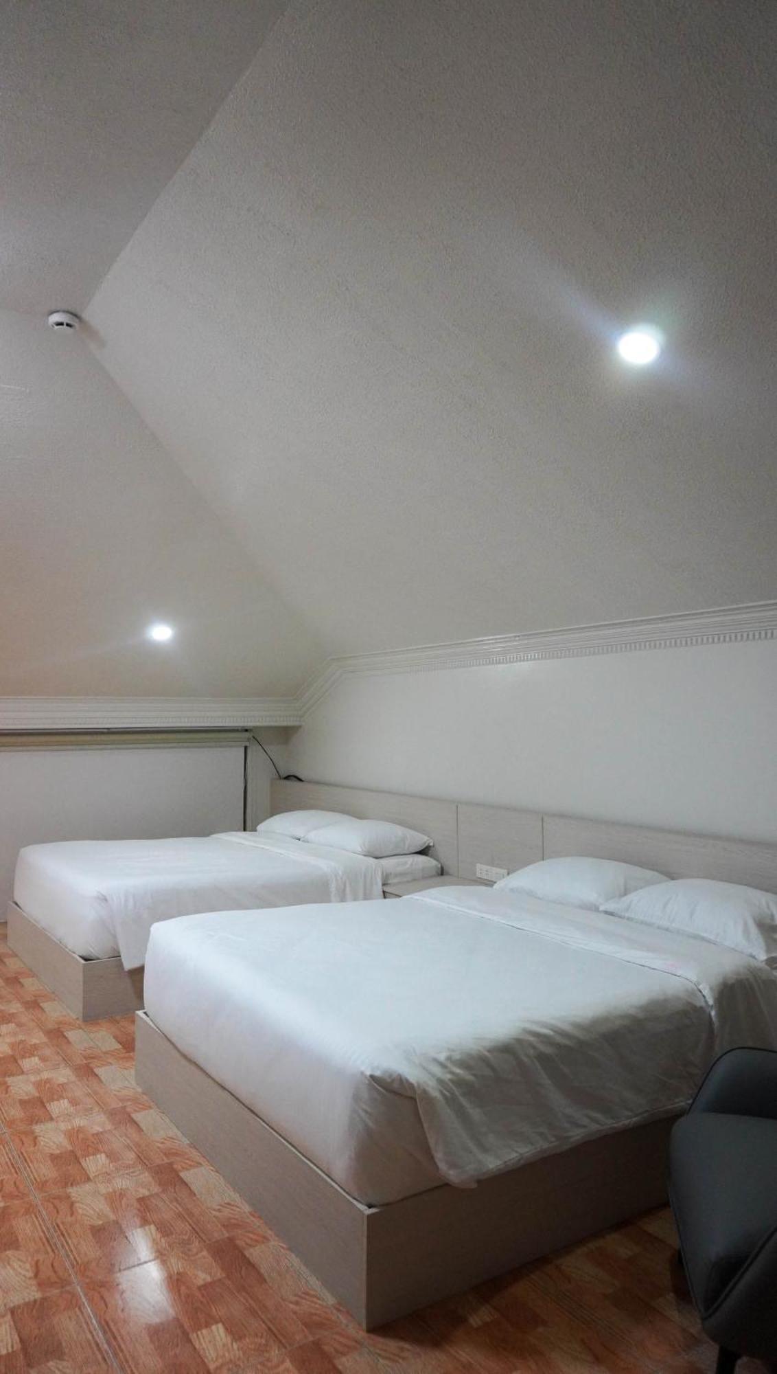 Honey Suite Room Inside Bee Cafe Cebu At Ayala Area Exterior photo